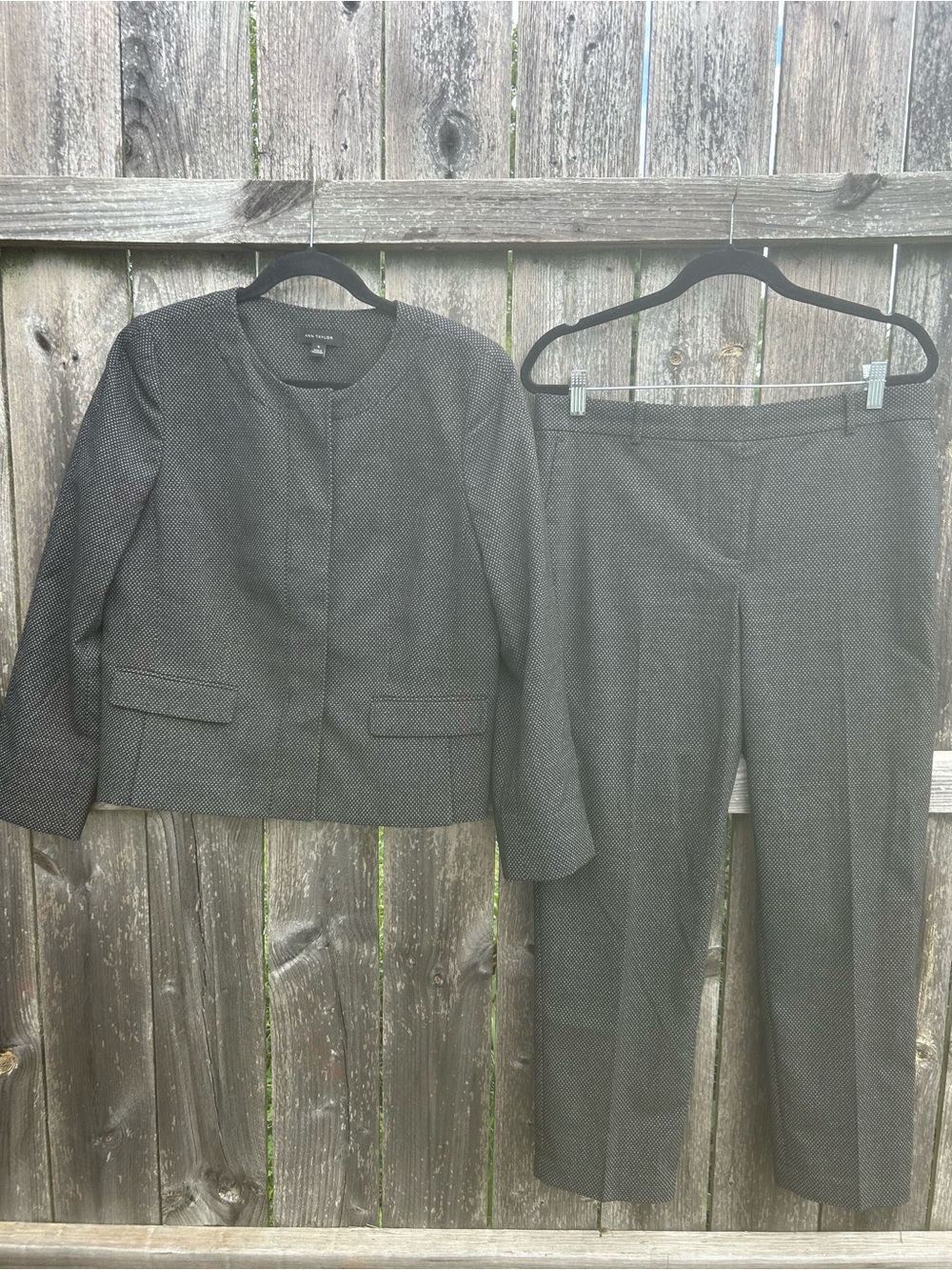 Ann Taylor Two Piece Pant Suit Set Textured Micro Dot 10 NWOT